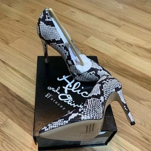 Alice+Olivia woman pumps.